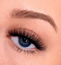 Load image into Gallery viewer, Saskatoon-clearband-lashes-fauxmink-lash-product-eye-Canada
