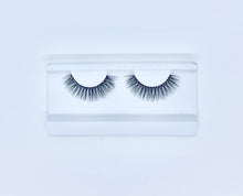 Load image into Gallery viewer, Saskatoon-blackband-lashes-fauxmink-lash-product-Canada
