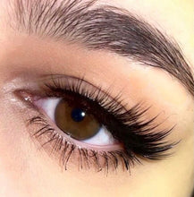 Load image into Gallery viewer, Palm-Springs-lashes-fauxmink-lash-product-eye-closeup-Canada
