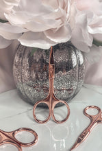 Load image into Gallery viewer, Rosegold-scissors-accessories-lashes-fauxmink-lash-product-Canada
